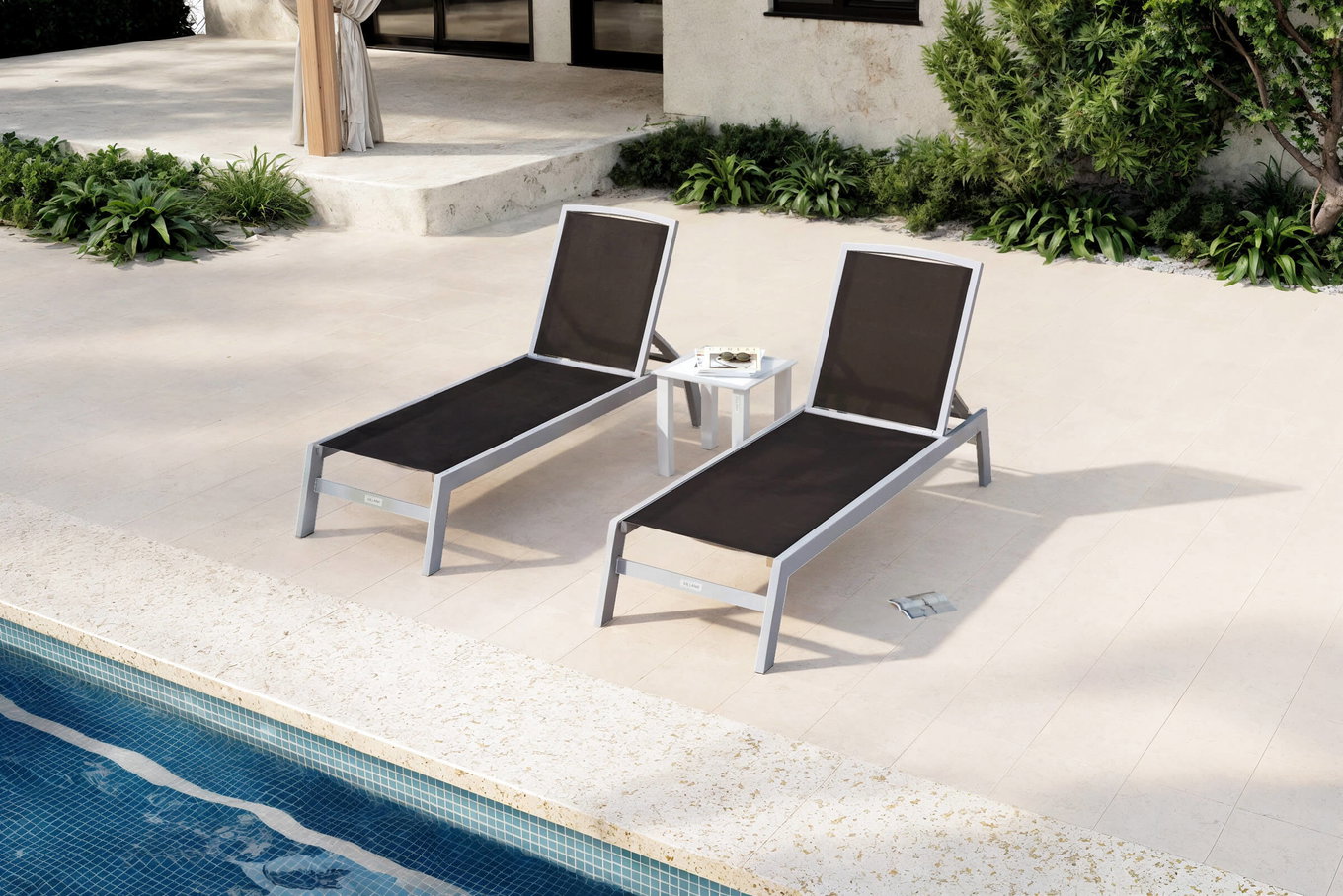 VILLANA 2er-Set Sonnenliegen, silber/schwarz, Alu/Textil, 198x66x32cm, mit Beistelltisch 45x45cm