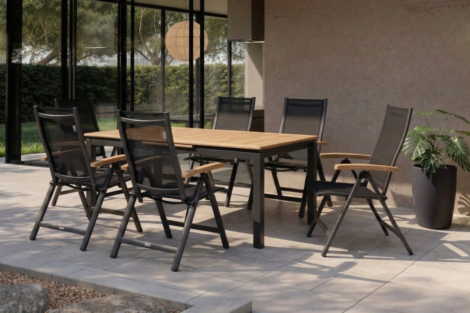 OUTFLEXX Garten-Essgruppe, OUTFLEXX® anthrazit matt, Alu / Teak / Textil, Tisch 180/240x100cm, 6 Klappstühle OUTFLEXX Garten-Essgruppe, OUTFLEXX® anthrazit matt, Alu / Teak / Textil, Tisch 180/240x100cm, 6 Klappstühle