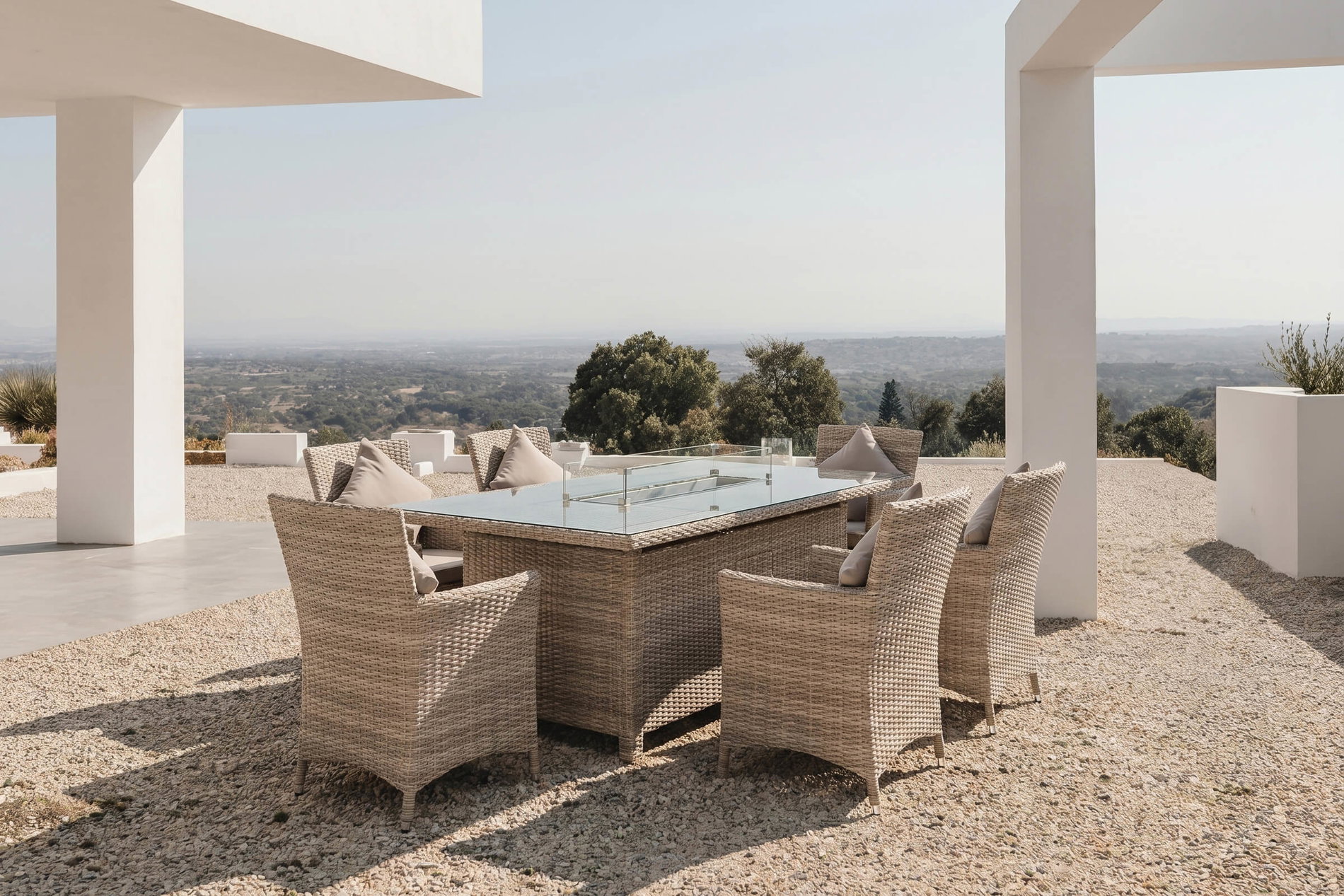OUTFLEXX Ignacio Garten-Essgruppe mit 6 Sesseln, beige, Alu/Polyrattan, 200 x 100 cm, Tisch mit Feuerstelle