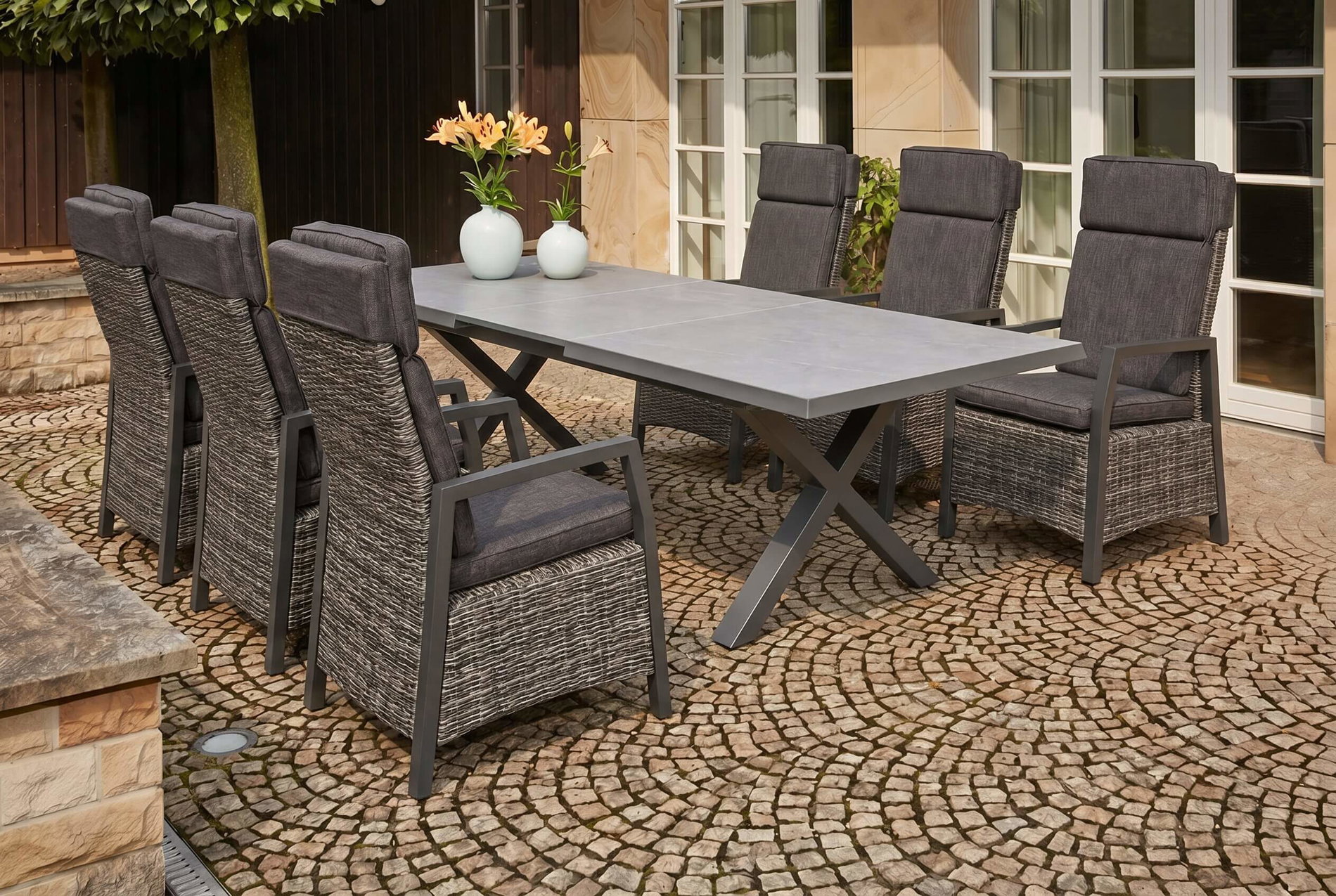 OUTFLEXX Serro Garten-Essgruppe, schwarz/anthrazit/grau, Aluminium/Polyrattan/Steinimitat, Tisch 200/260 x 100 cm, 6 Diningsessel