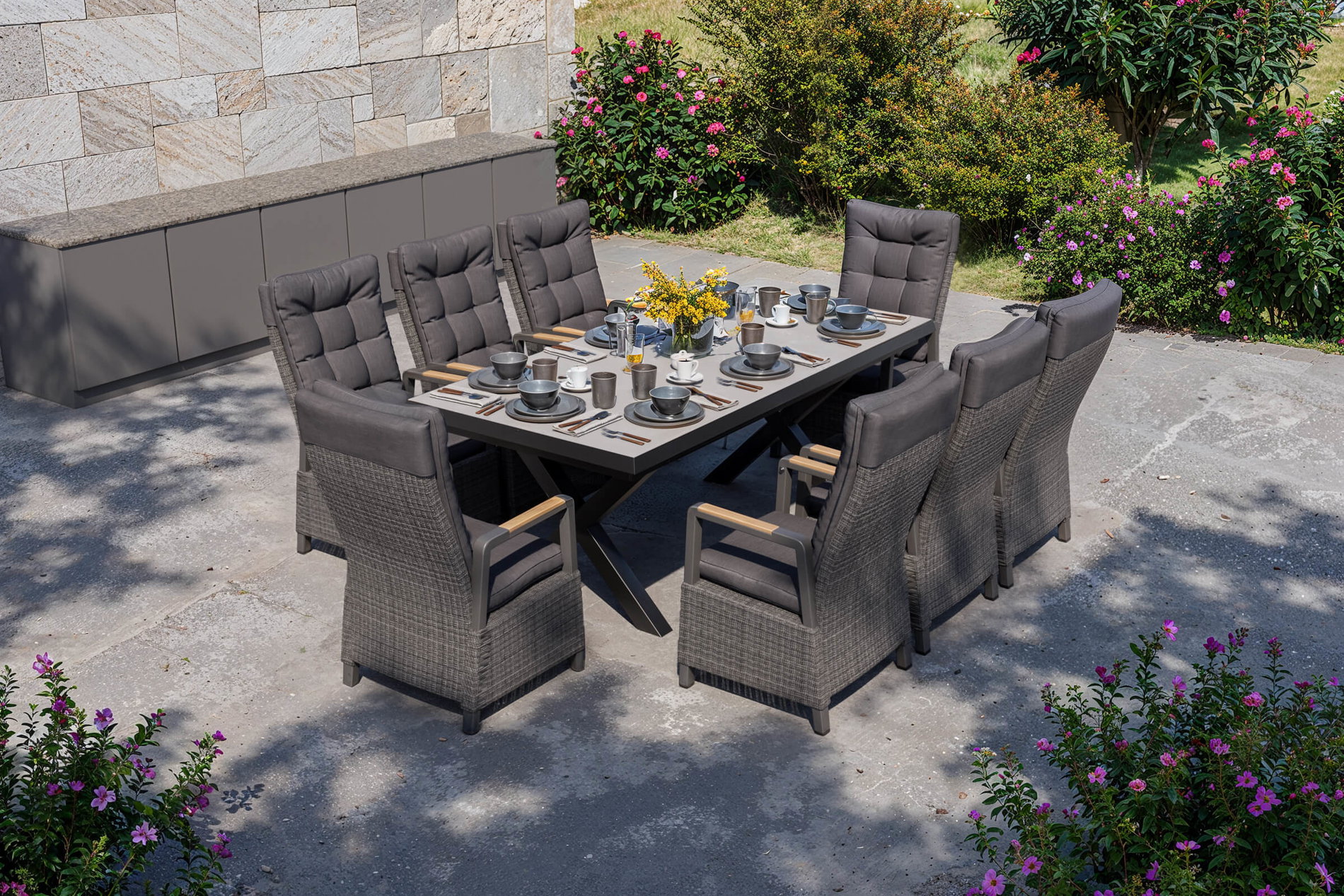 OUTFLEXX Serro Garten-Essgruppe, schwarz/anthrazit/grau, Alu/Polyrattan/Steinimitat, 200/260 x 100 cm, 8 Diningsessel, FSC®-zertifiziert, ausziehbar