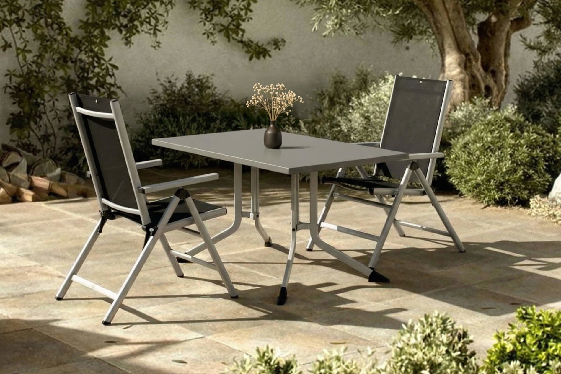 KETTLER BasicPlus Pro Garten-Essgruppe, anthrazit/silber, Alu/Textilene/KETTALUX, Tisch 140 x 95 cm, 2 Klappstühle KETTLER BasicPlus Pro Garten-Essgruppe, anthrazit/silber, Alu/Textilene/KETTALUX, Tisch 140 x 95 cm, 2 Klappstühle